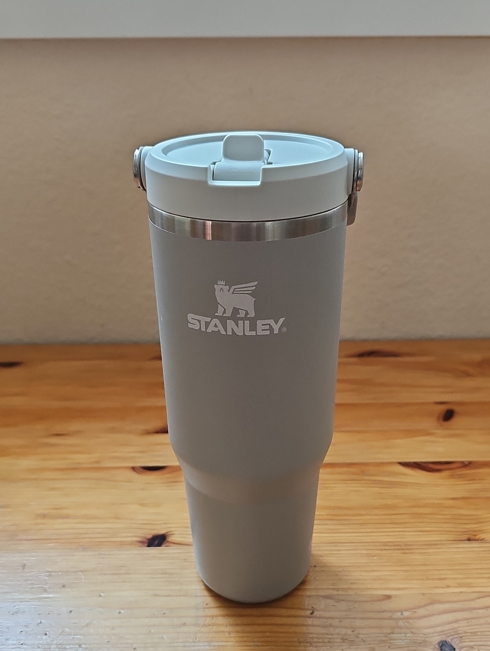 Stanley Ice Flow 30 Oz Ash Light Gray Travel Tumbler with Flip Lid